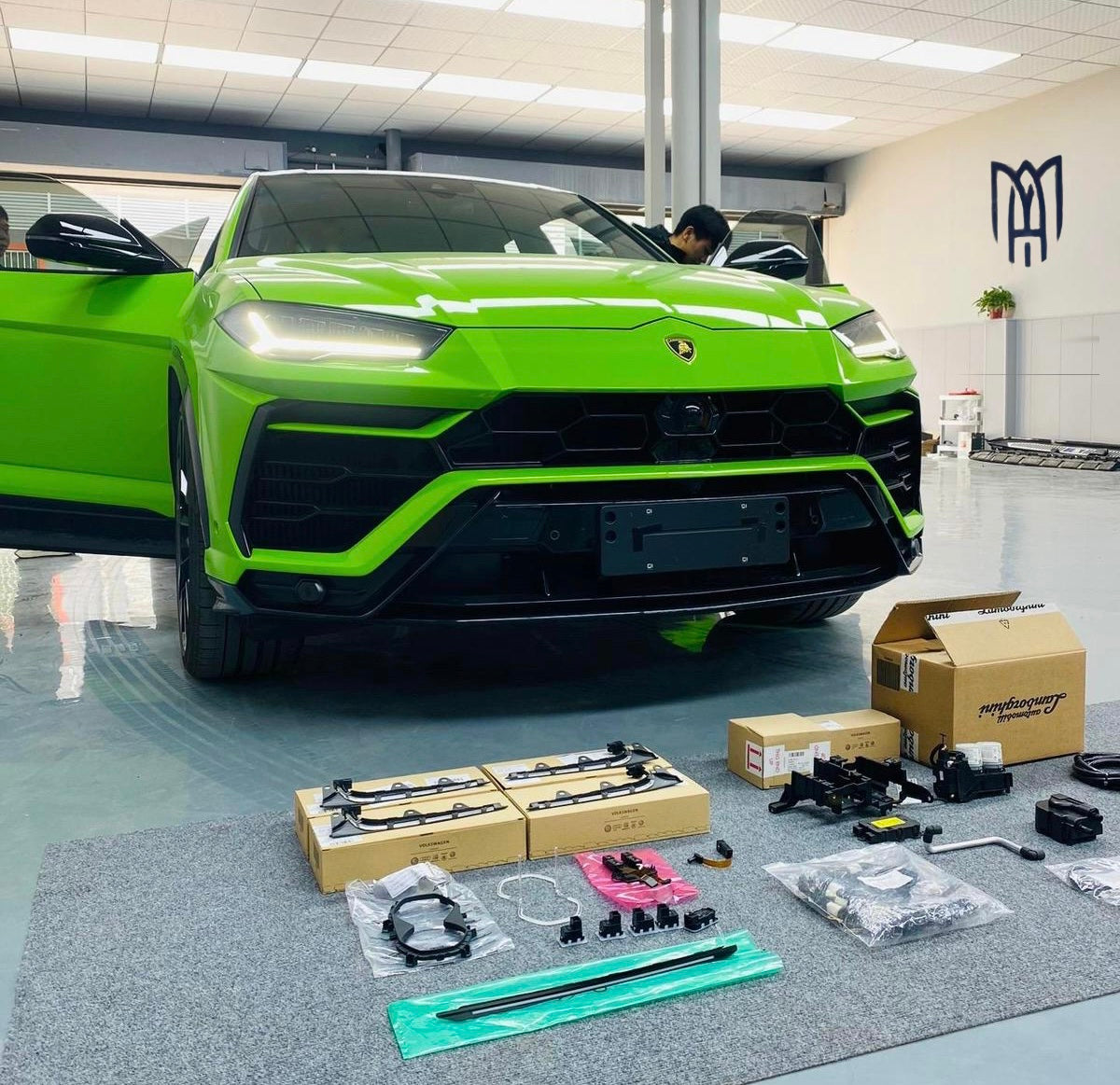 URUS Ambientebeleuchtung original Material