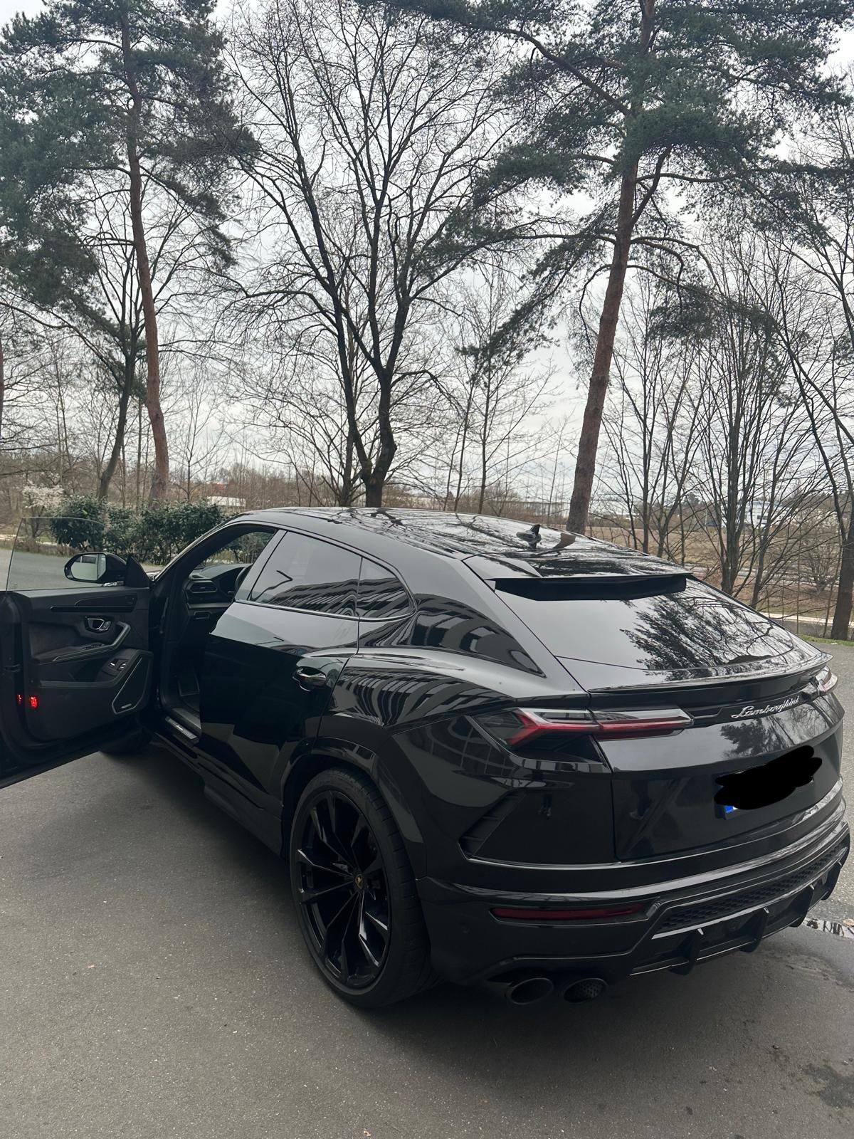 Lamborghini Urus Akrapovic