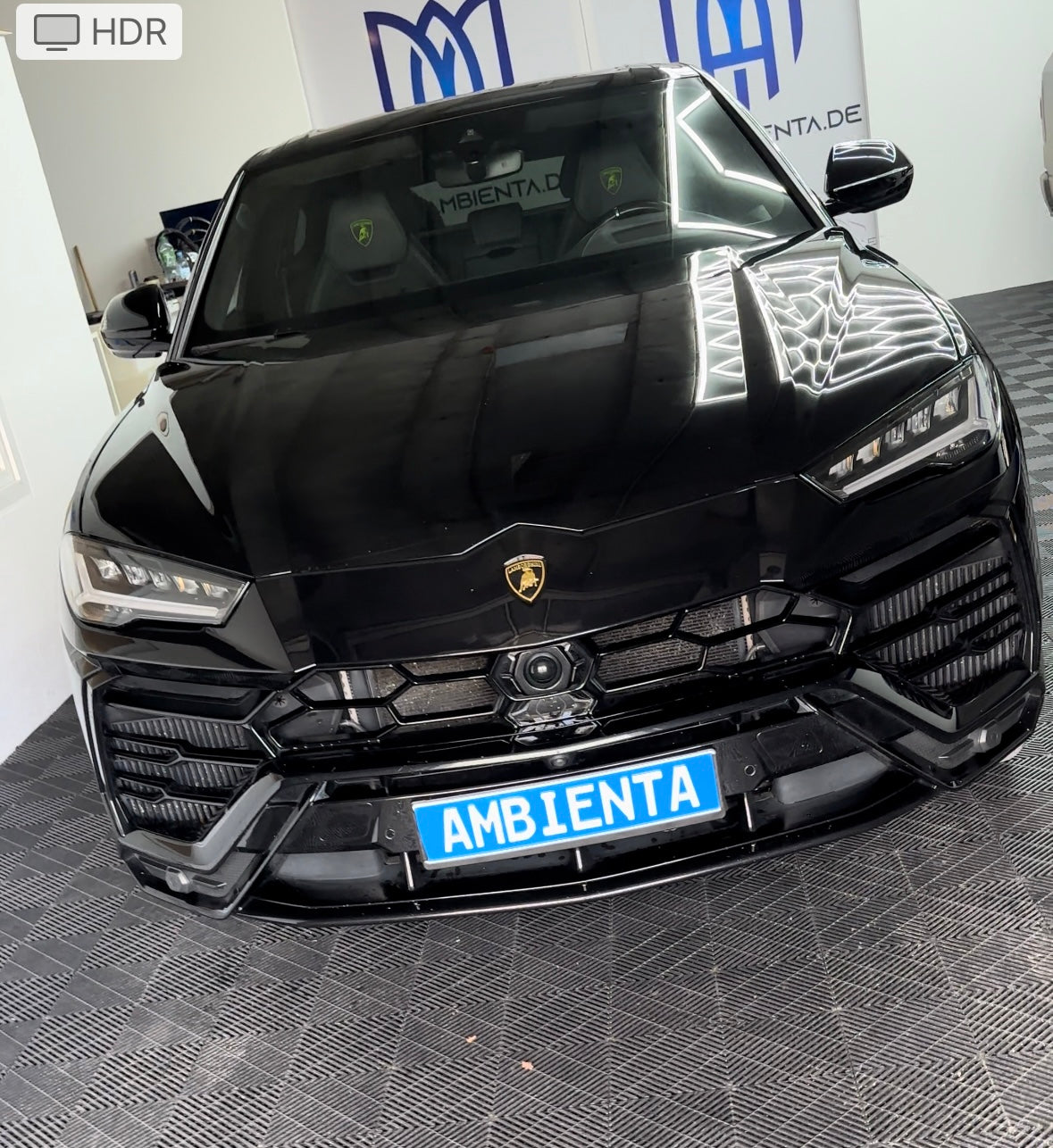 Lamborghini Urus Akrapovic